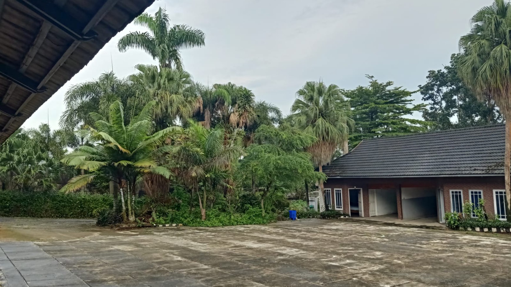 Jual Murah Hotel kondisi asri dan bagus di JL. suhanda Palembang sumatera selatan