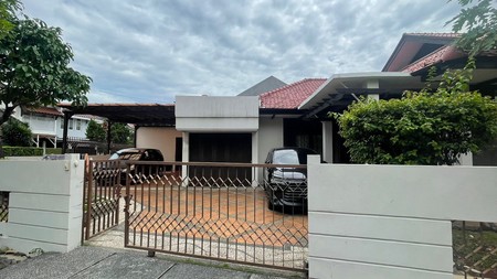 Rumah Hitung Tanah Posisi Hook Lokasi Strategis @Bintaro