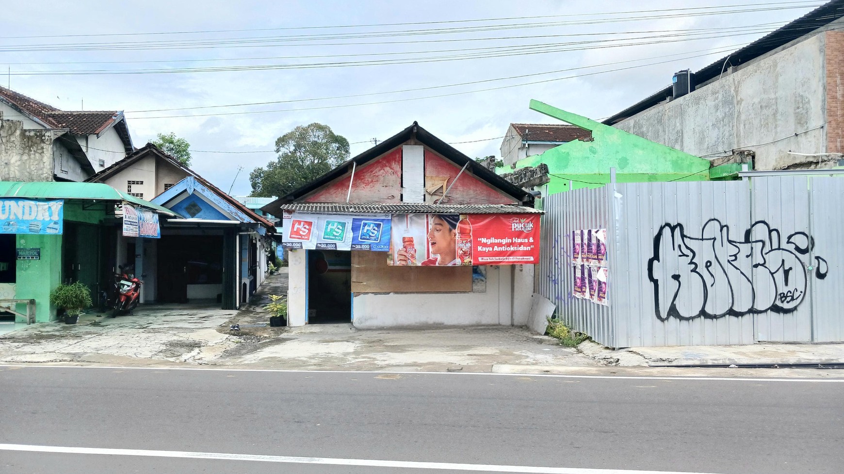 Tanah Bonus Bangunan dengan Luas Tanah 365 Meter Persegi di Jalan Kaliurang