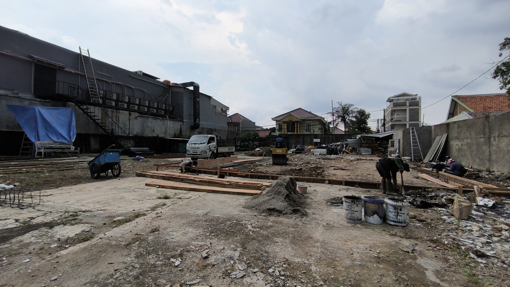 TANAH LOKASI STRATEGIS DI CILANDAK JAKARTA SELATAN COCOK UNTUK USAHA DAN HUNIAN