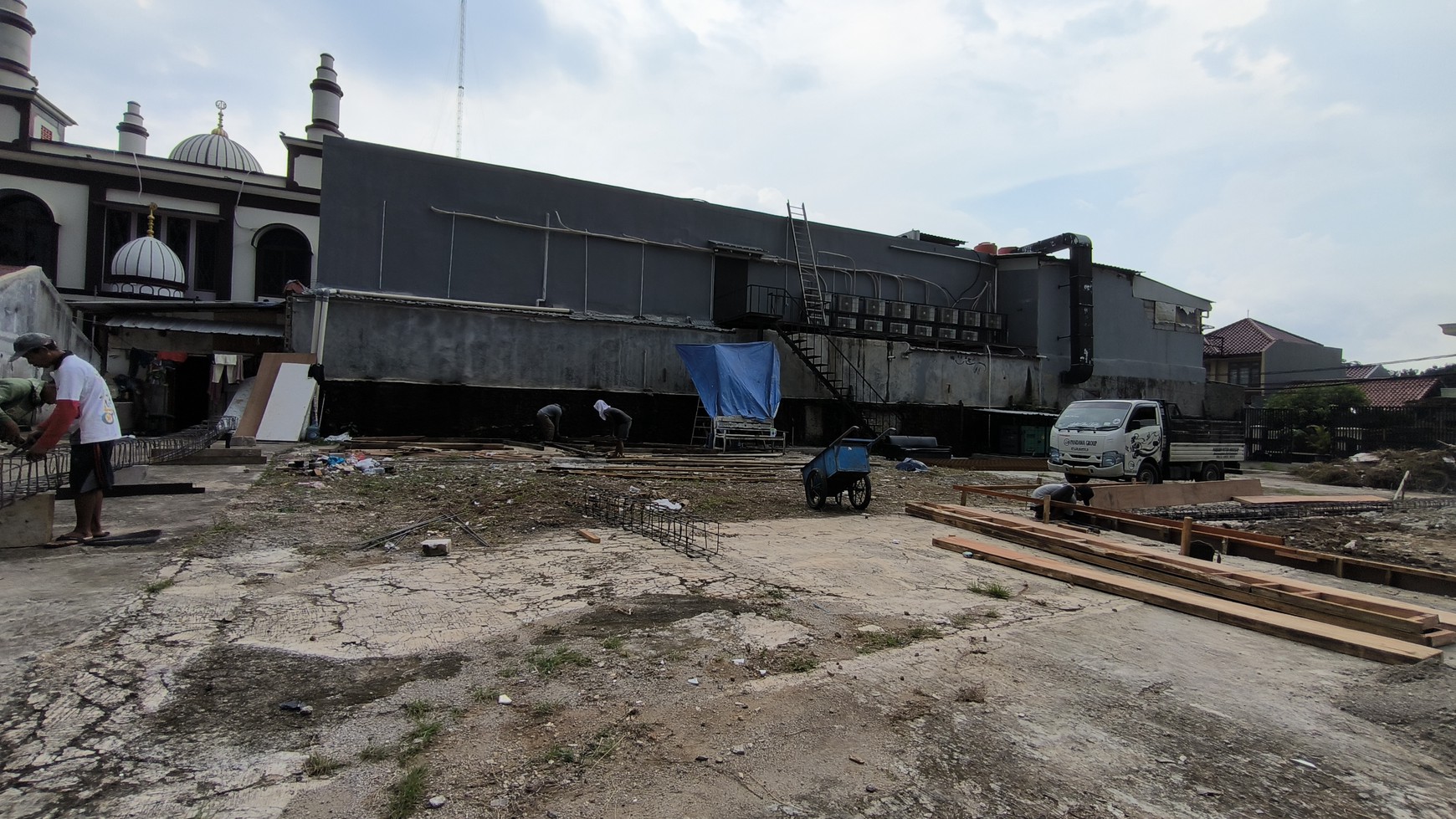 TANAH LOKASI STRATEGIS DI CILANDAK JAKARTA SELATAN COCOK UNTUK USAHA DAN HUNIAN