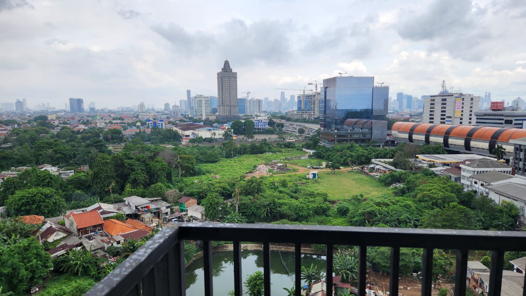 Apartemen Tipe Studio Sangat Strategis Di Signature Park Grande Dekat Stasiun LRT, KRL Di Jalan MT Haryono