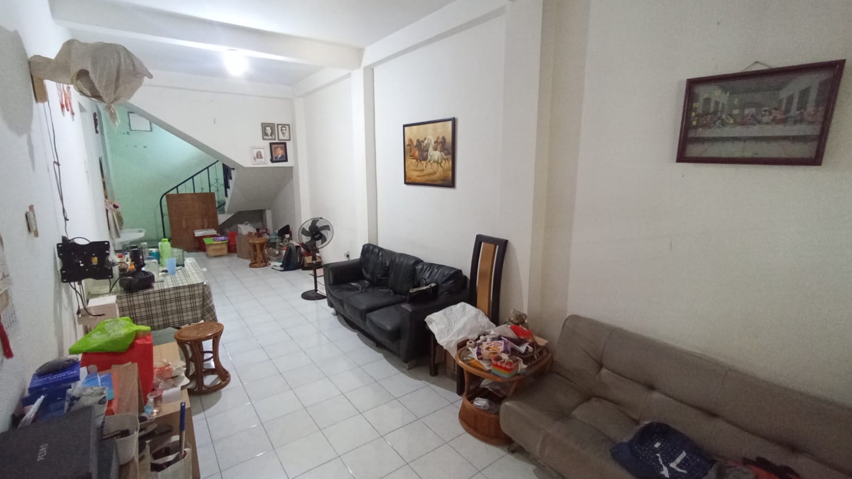 DIJUAL RUMAH 2 LANTAI KONDISI BAGUS DARMO INDAH TIMUR