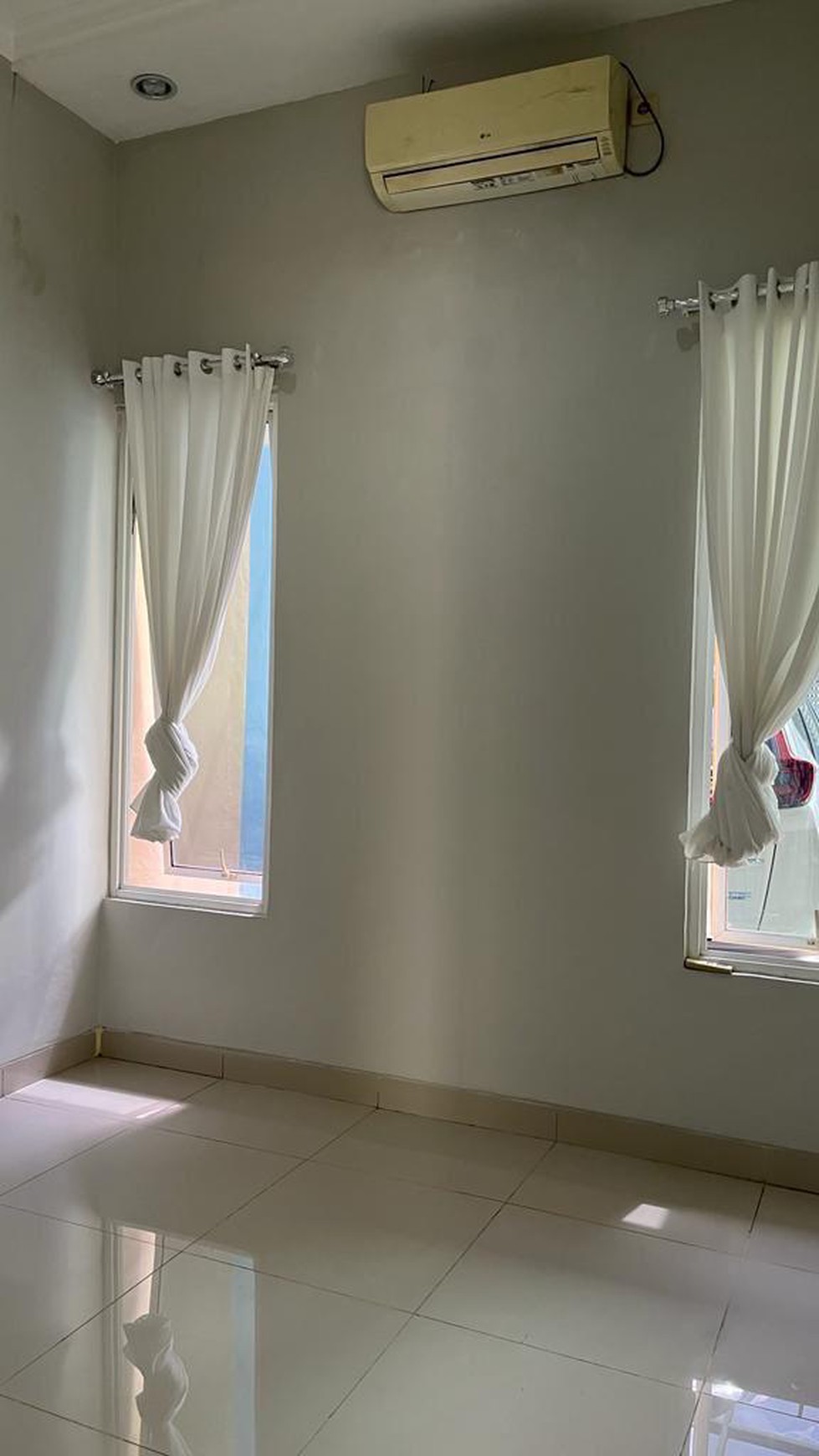Termurah. Rumah hook Grand Serpong Residence 2, Serua
