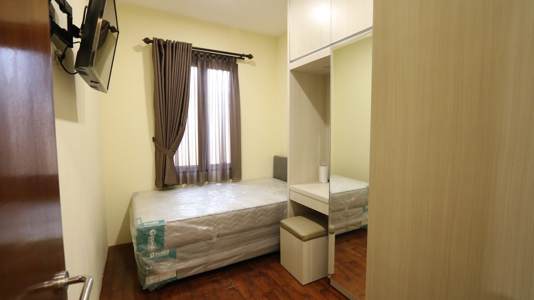 RUMAH COZY & FULL FURNISHED, LINGKUNGAN NYAMAN, SIAP HUNI DI KEMANG JAKARTA SELATAN #LLDD