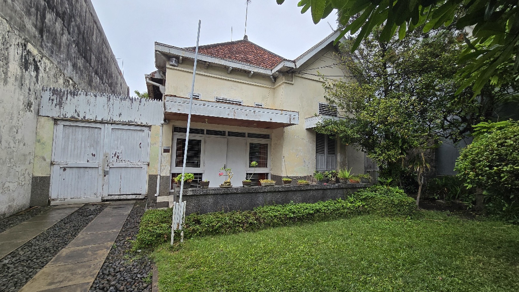 Dijual Rumah Hitung Tanah Tengah Kota Surabaya 