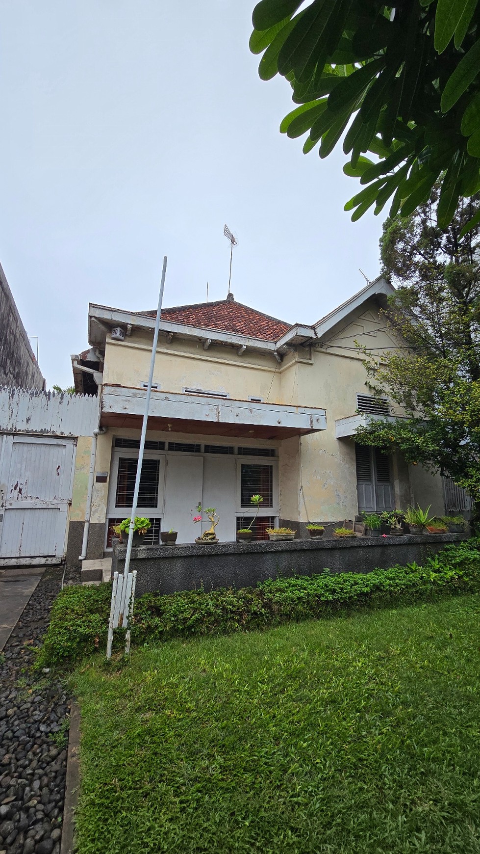 Dijual Rumah Hitung Tanah Tengah Kota Surabaya 