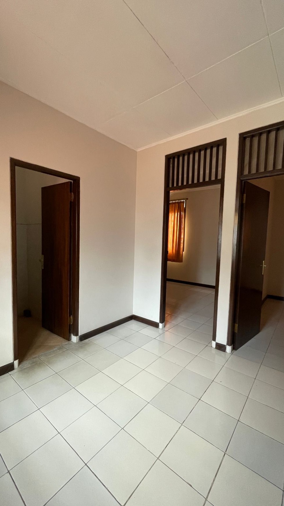 Rumah Sektor 3A Bintaro, lokasi drkat dg sklh Pembangunan Jaya dan Bontaro Plaza....