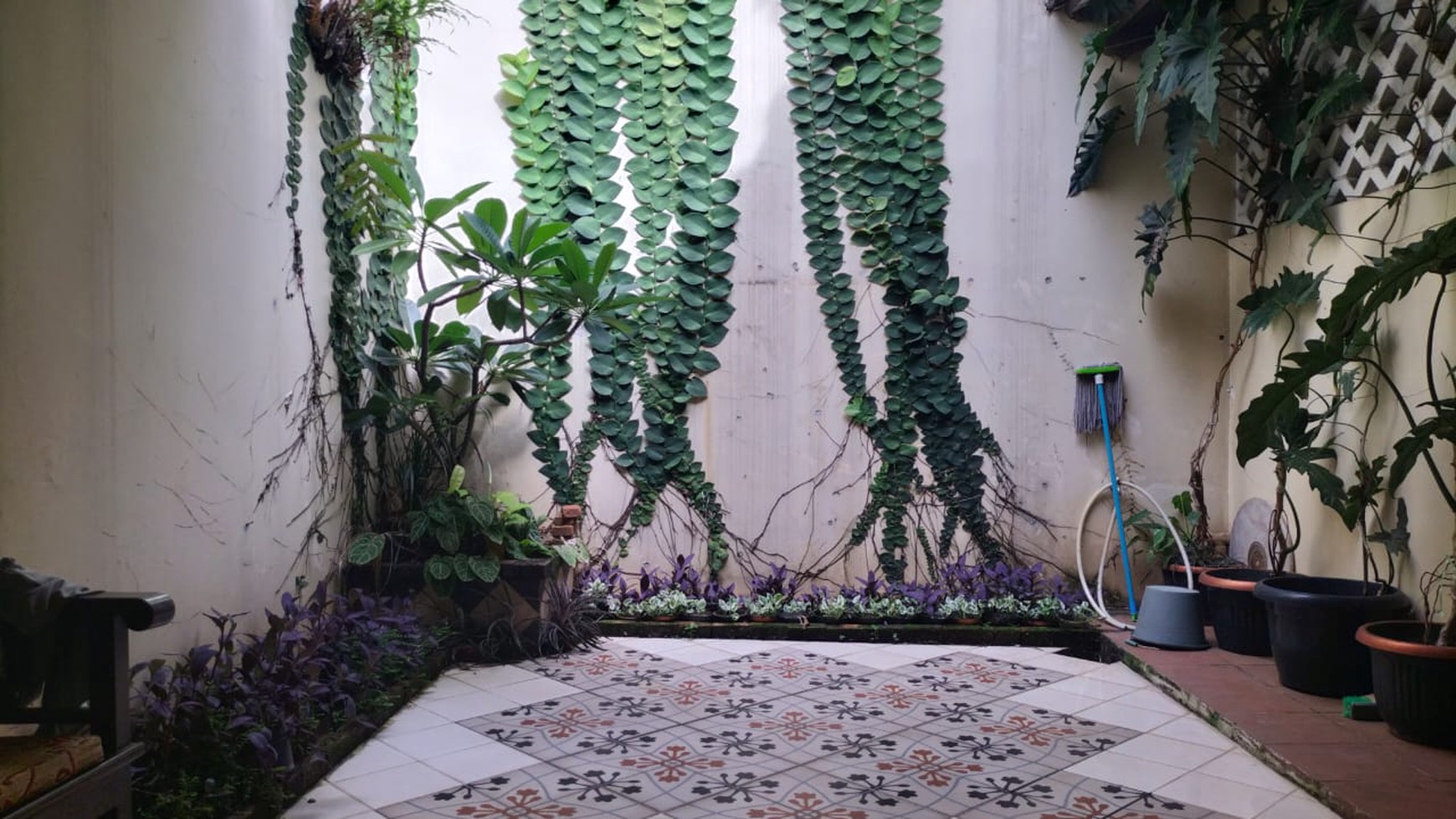 Rumah Hitung Tanah Area Cipete