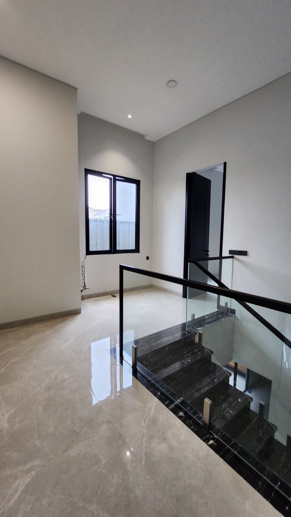 Dijual Rumah Citraland Golf area Somerset - Bukit Golf Internasional Surabaya - NEW Split Level Modern Desain
