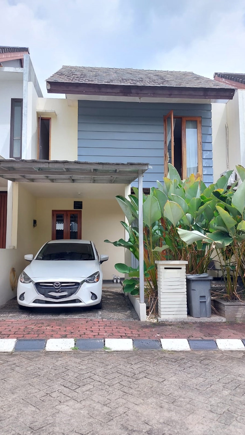 Rumah Lokasi Strategis di Ciputat dengan Hunian Asri dan Nyaman