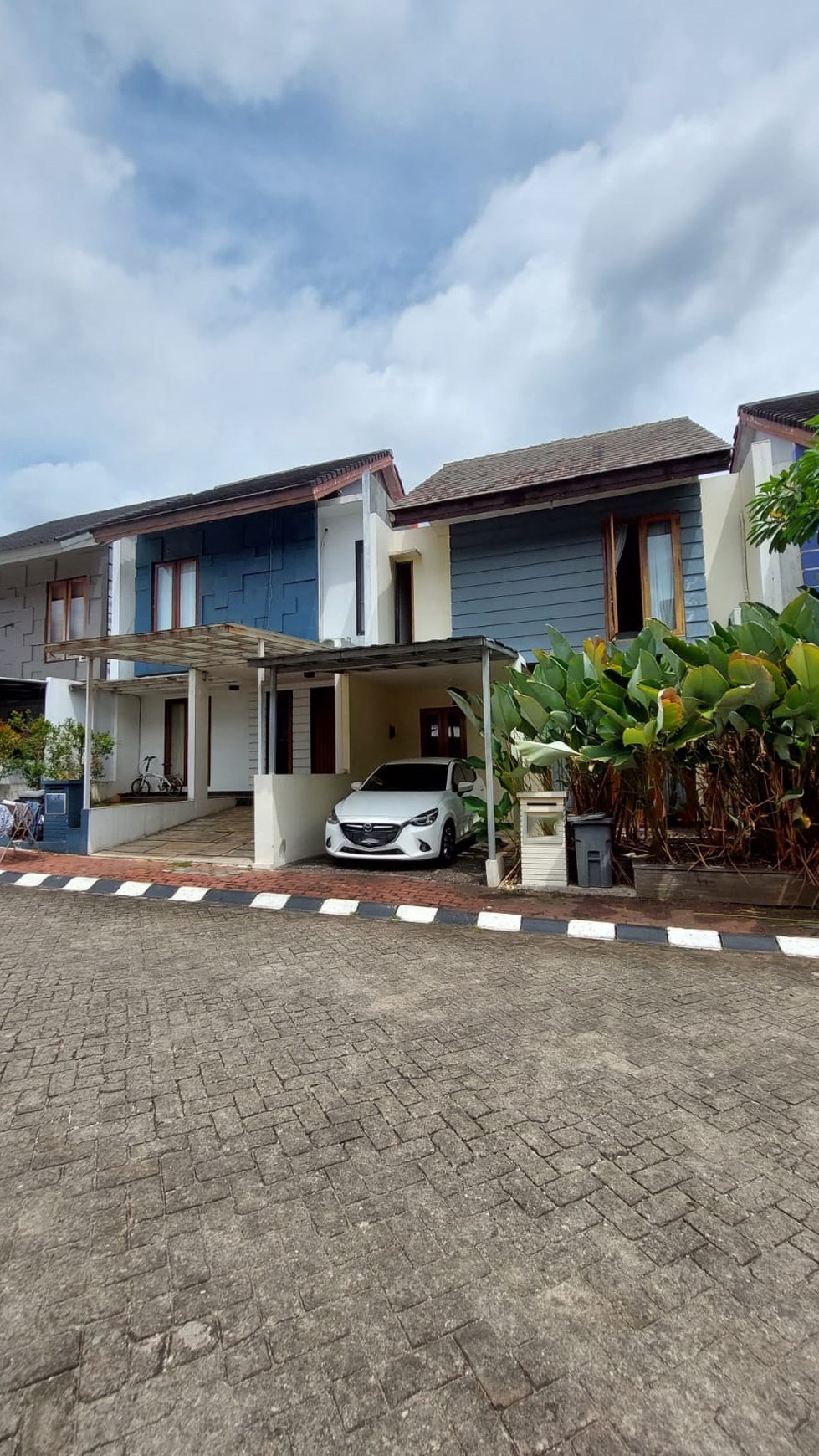 Rumah Lokasi Strategis di Ciputat dengan Hunian Asri dan Nyaman