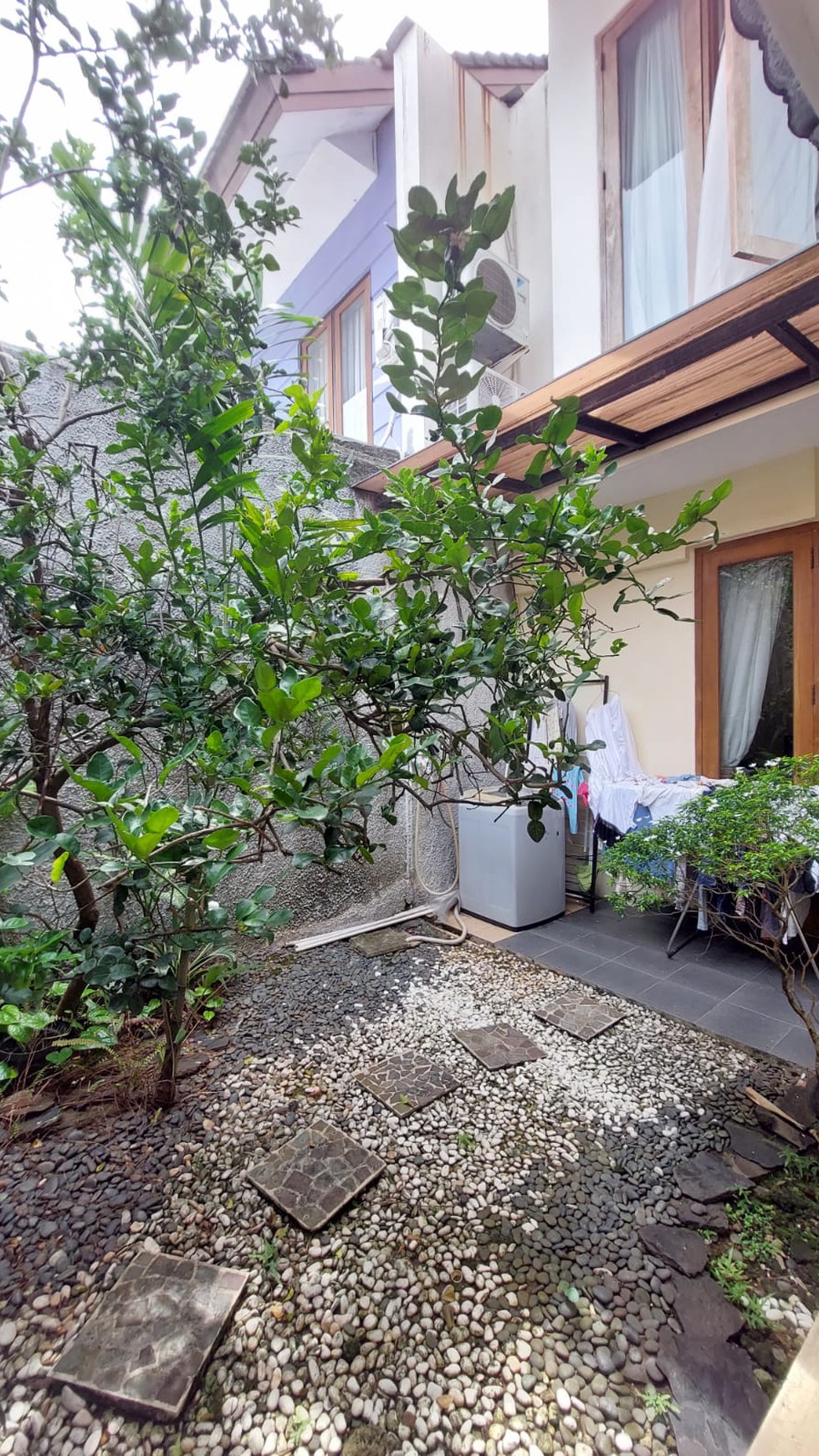 Rumah Lokasi Strategis di Ciputat dengan Hunian Asri dan Nyaman