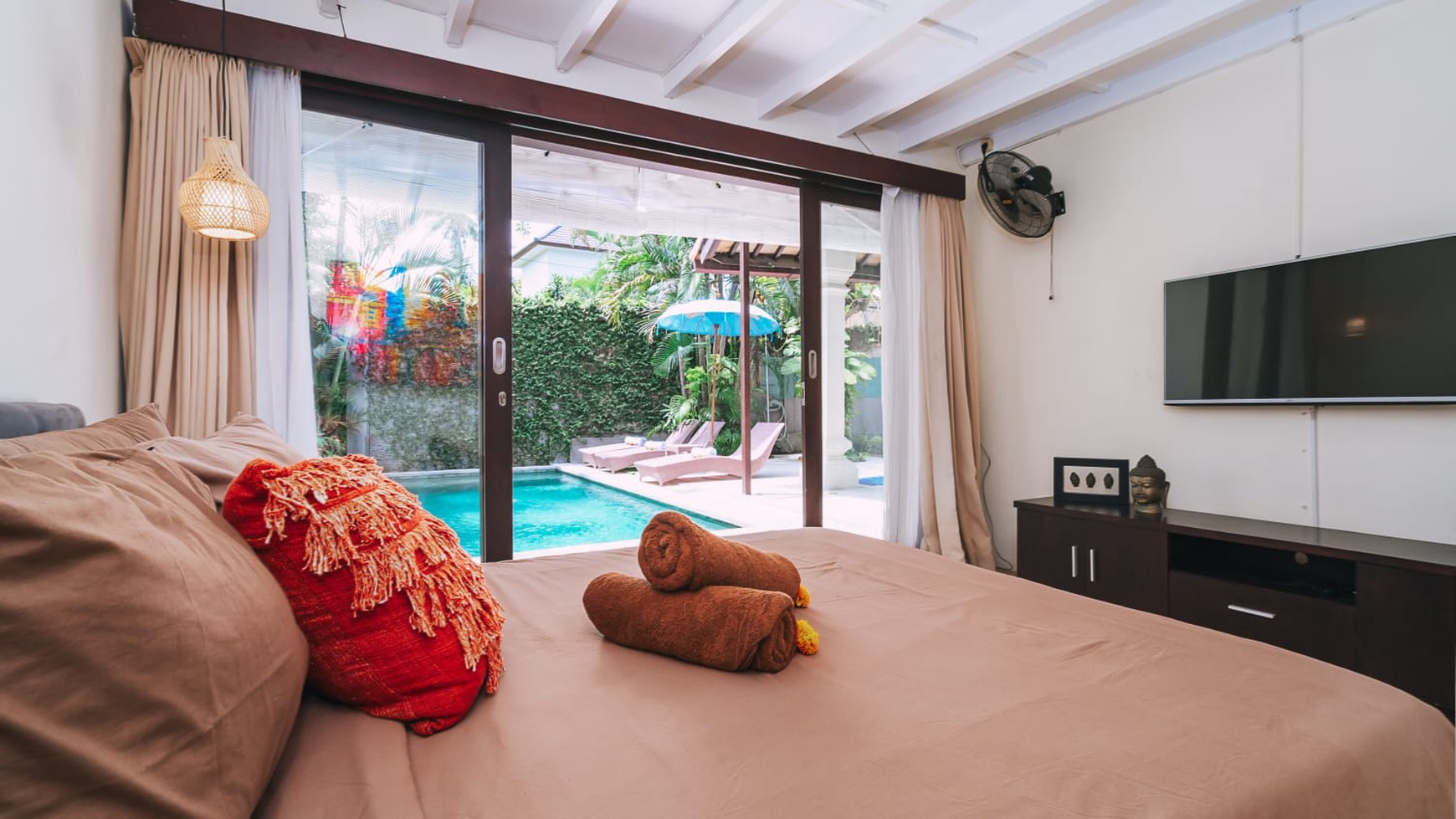 Rent - Villa with an open-air and unique concept in the heart of Seminyak, near O beach Seminyak, Bali !!