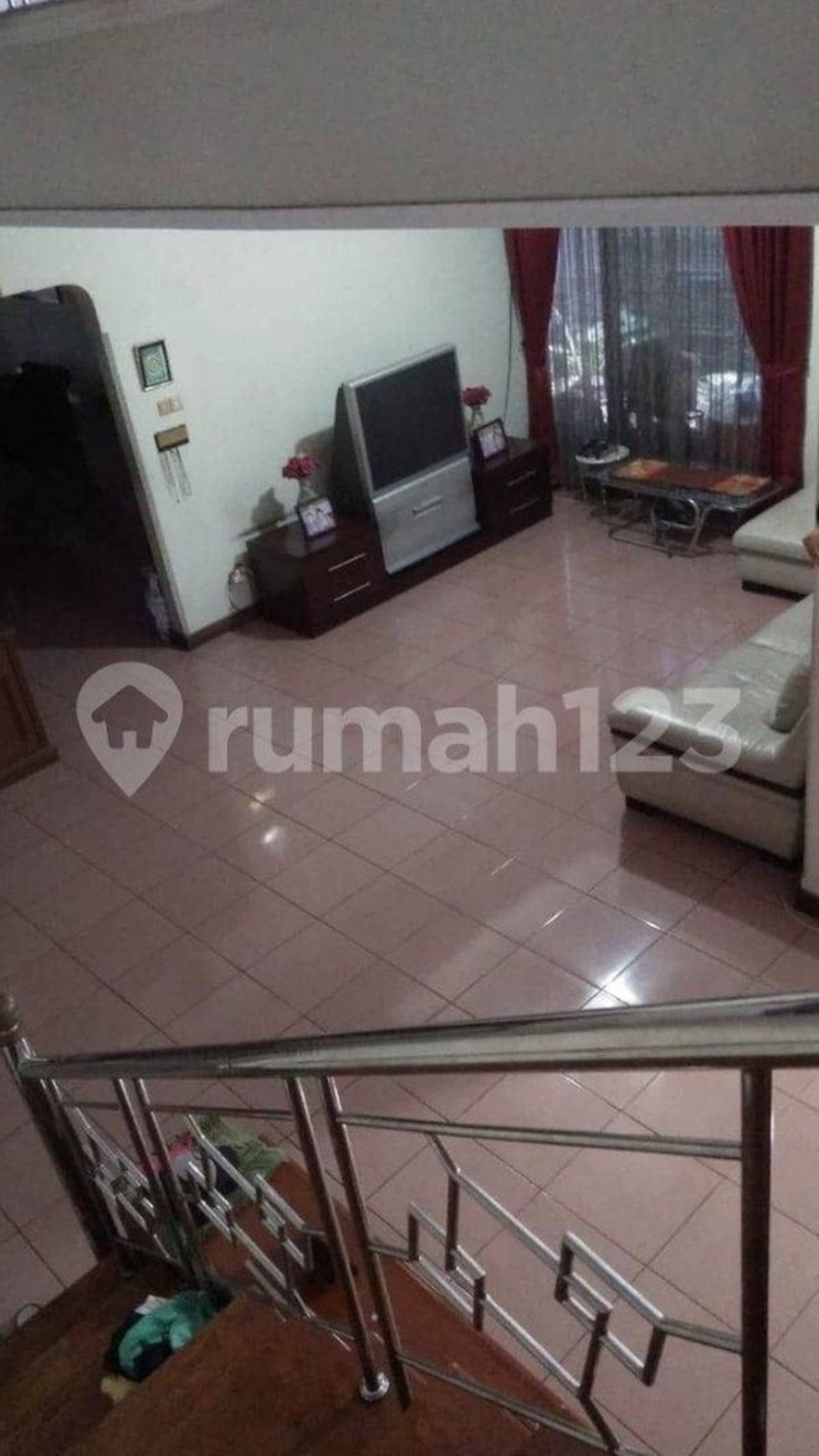 Rumah 2 Lantai (Hanya Hitung Tanah) di Mainroad Jl Garuda Kel Dungus Cariang Kec Andir Bandung