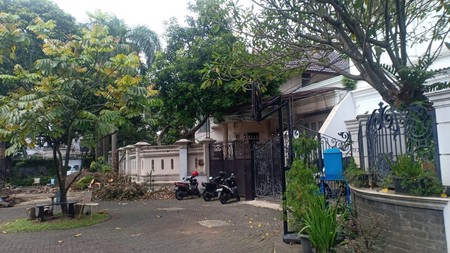 Rumah lokasi premium di Bintaro Sektor 3