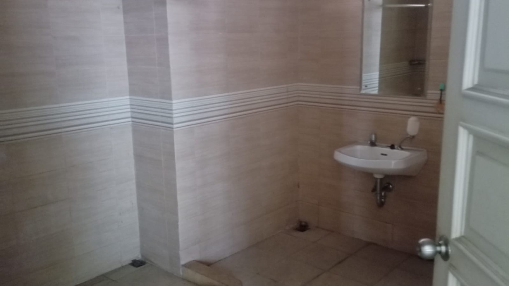 Rumah lokasi premium di Bintaro Sektor 3