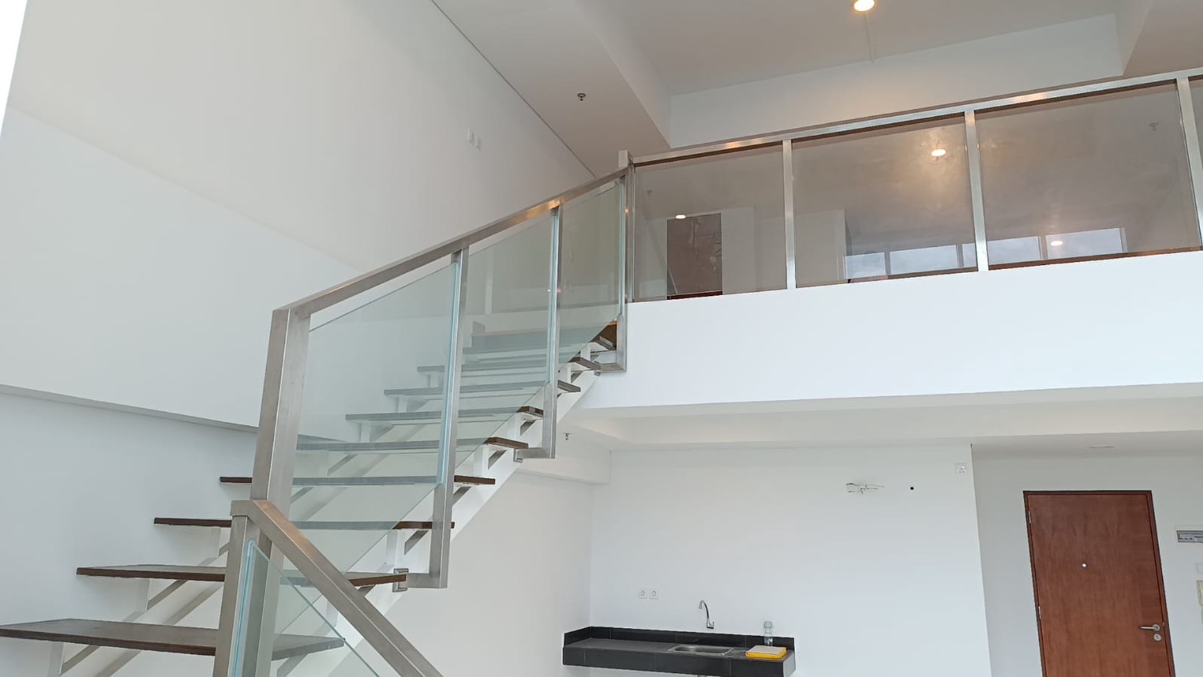 Apartement Roseville Soho And Suite Unfurnished, kondisi baru bersih, harga siap nego, lokasi dekat akses toll BSD.