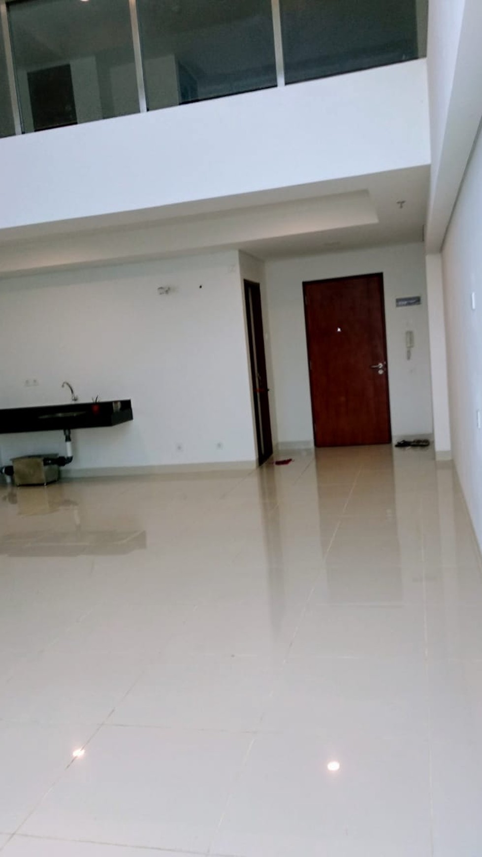 Apartement Roseville Soho And Suite Unfurnished, kondisi baru bersih, harga siap nego, lokasi dekat akses toll BSD.