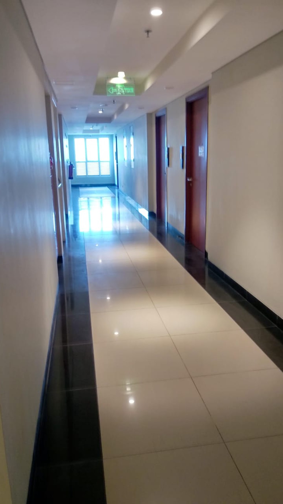 Apartement Roseville Soho And Suite Unfurnished, kondisi baru bersih, harga siap nego, lokasi dekat akses toll BSD.