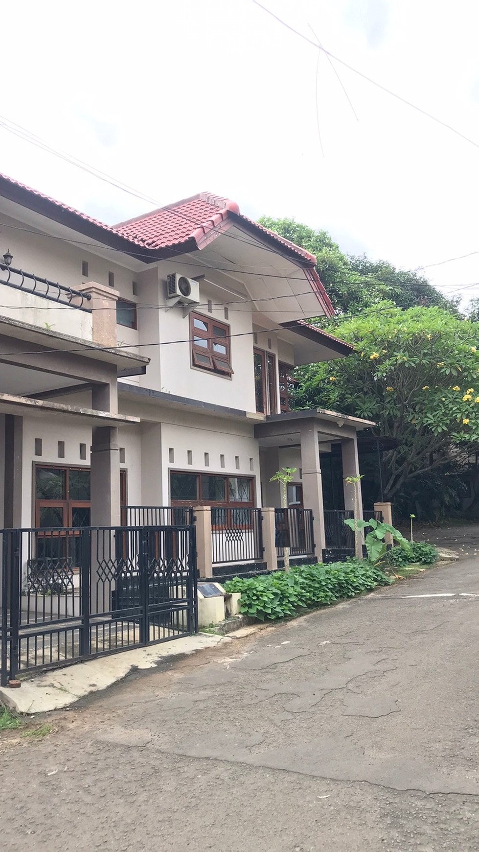 Rumah 2 lantai di sektor 5 Bintaro Jaya