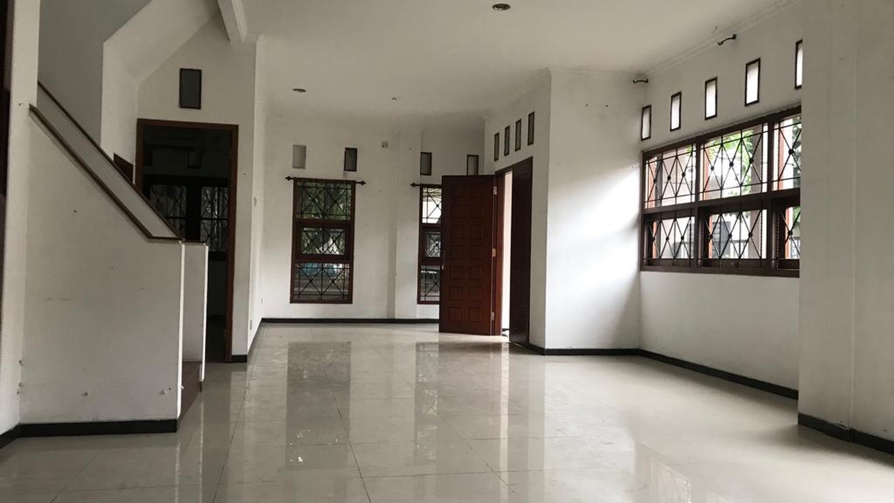 Rumah 2 lantai di sektor 5 Bintaro Jaya