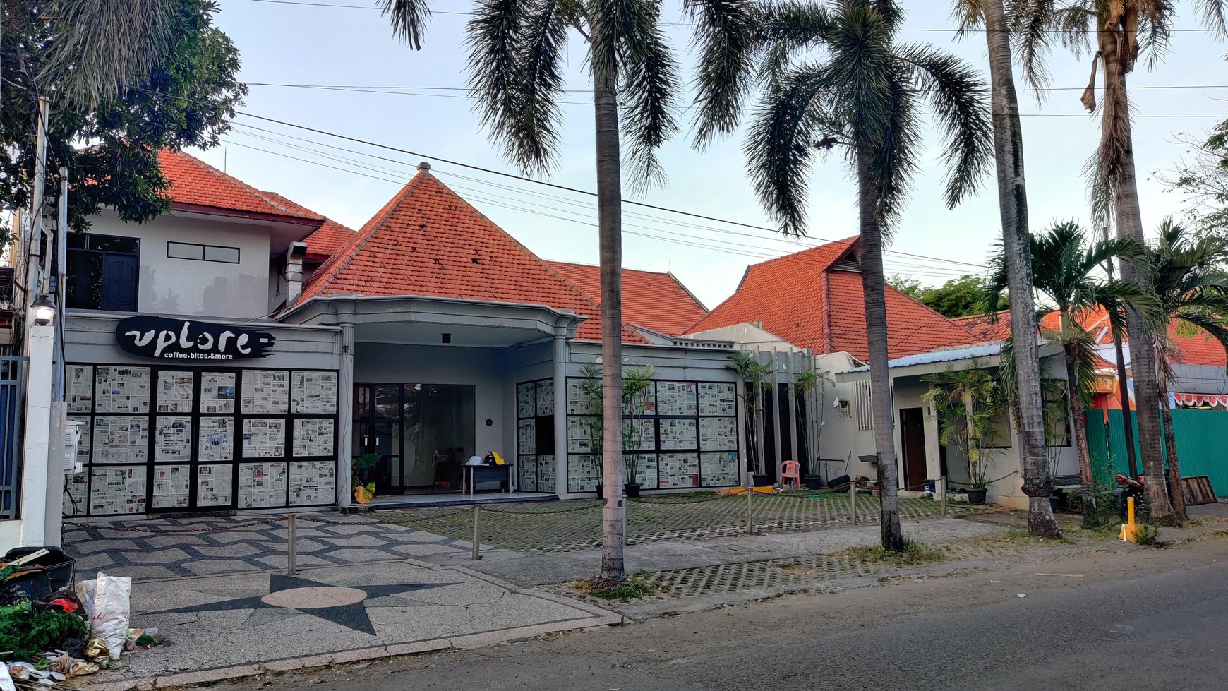 Disewakan 790 m2 Rumah Surabaya Pusat - Jl. Kapuas - Dr.Sutomo - Parkiran LUAS - STRATEGIS dekat Raya Darmo