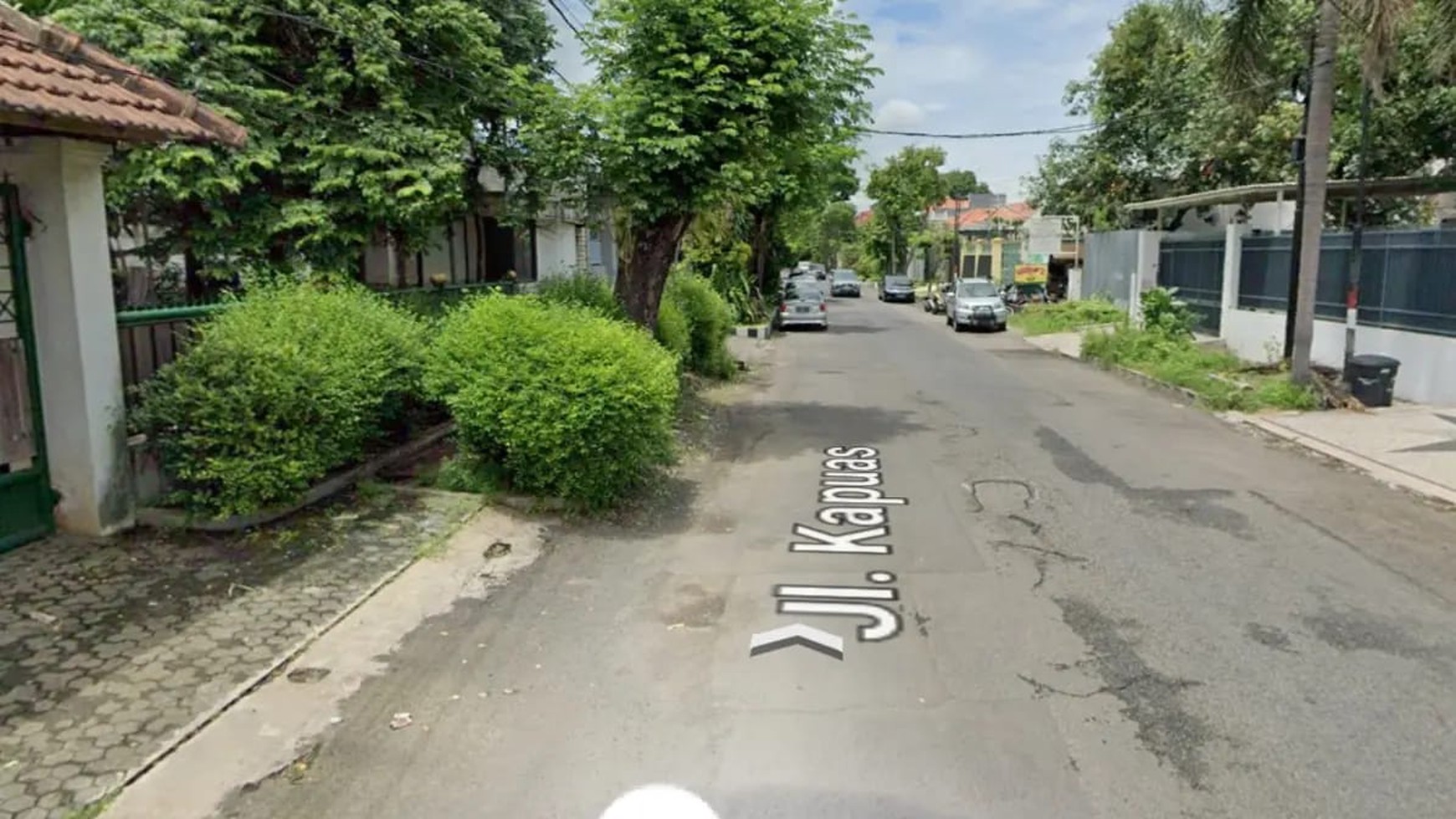 Disewakan 790 m2 Rumah Surabaya Pusat - Jl. Kapuas - Dr.Sutomo - Parkiran LUAS - STRATEGIS dekat Raya Darmo