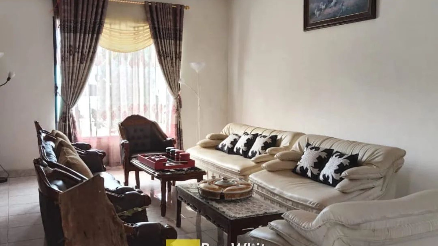 Dijual Cepat Rumah Mewah dan Halaman Luas vr
