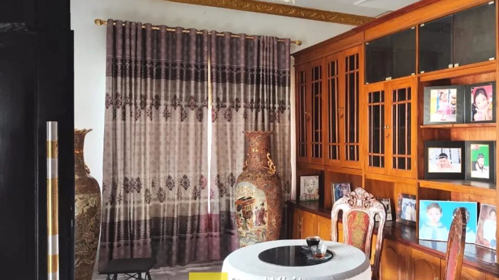 Dijual Cepat Rumah Mewah dan Halaman Luas vr