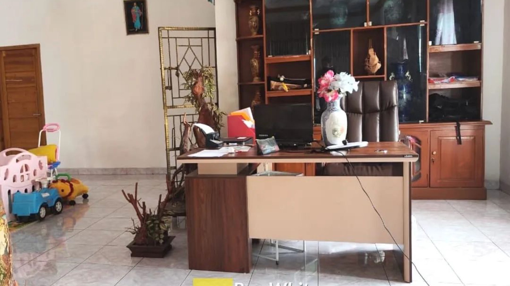 Dijual Cepat Rumah Mewah dan Halaman Luas vr
