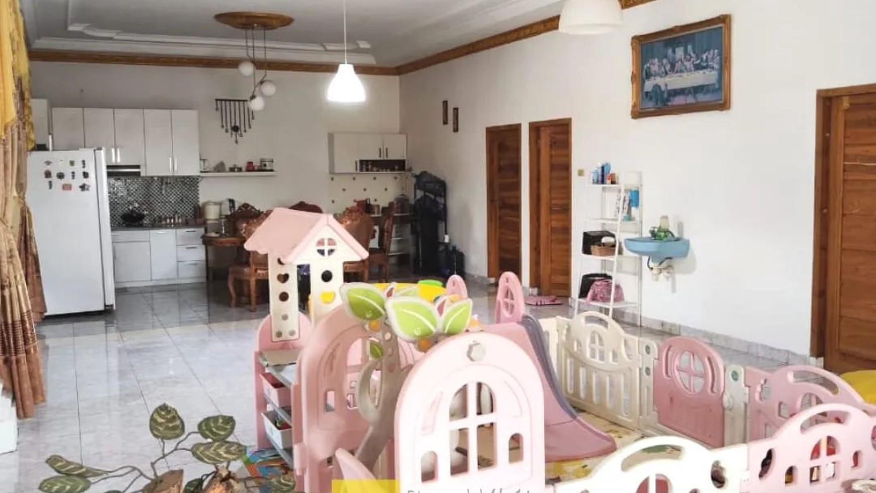 Dijual Cepat Rumah Mewah dan Halaman Luas vr