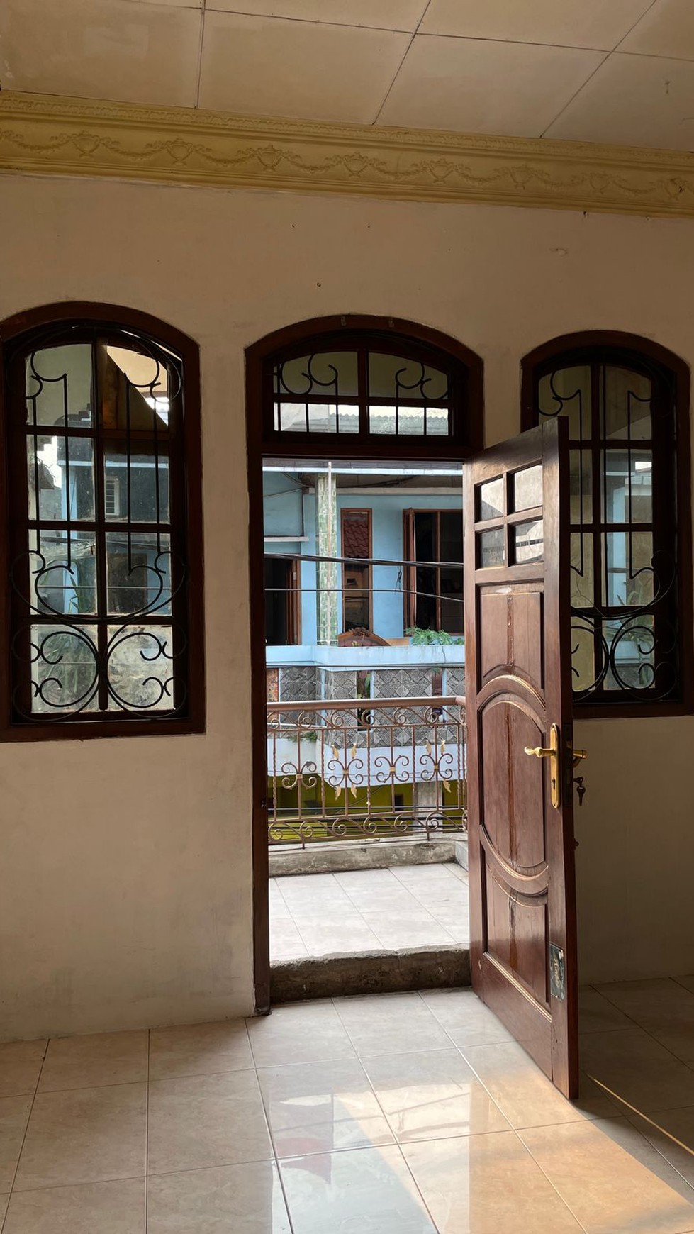 Dijual Rumah 2 Lantai  Di Perumnas 1, Cibodas - Kota Tangerang