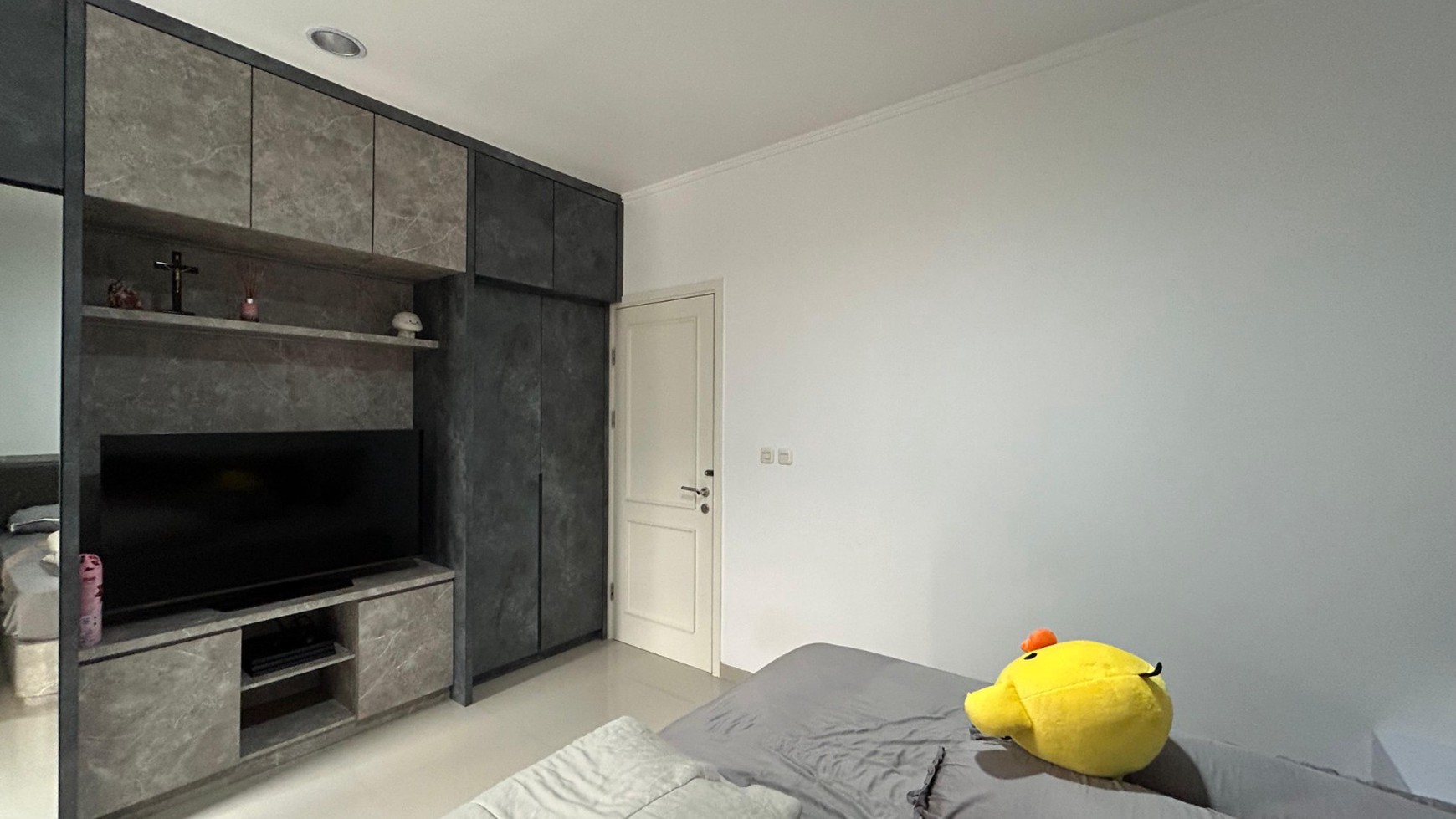 Dijual Rumah 2 Lantai Siap Huni Di Cluster Bahana, Suvarna Sutera - Tangerang