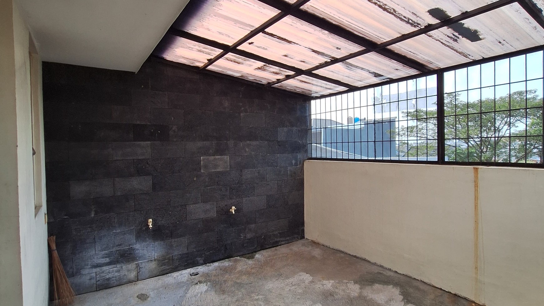 Dijual Rumah Siap Huni 2,5 Lantai Di CItra Garden 2 Extension 