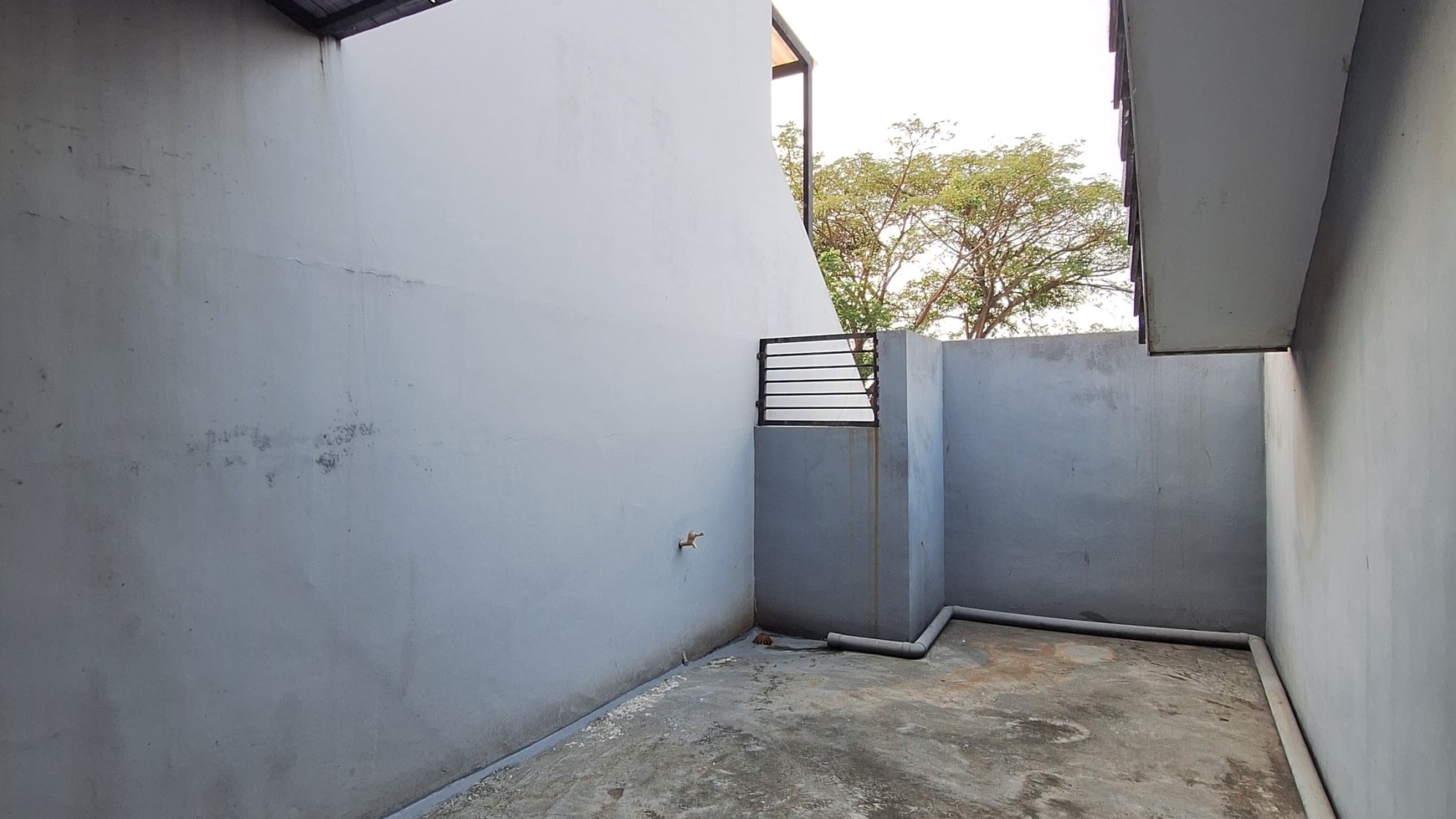 Dijual Rumah Siap Huni 2,5 Lantai Di CItra Garden 2 Extension 