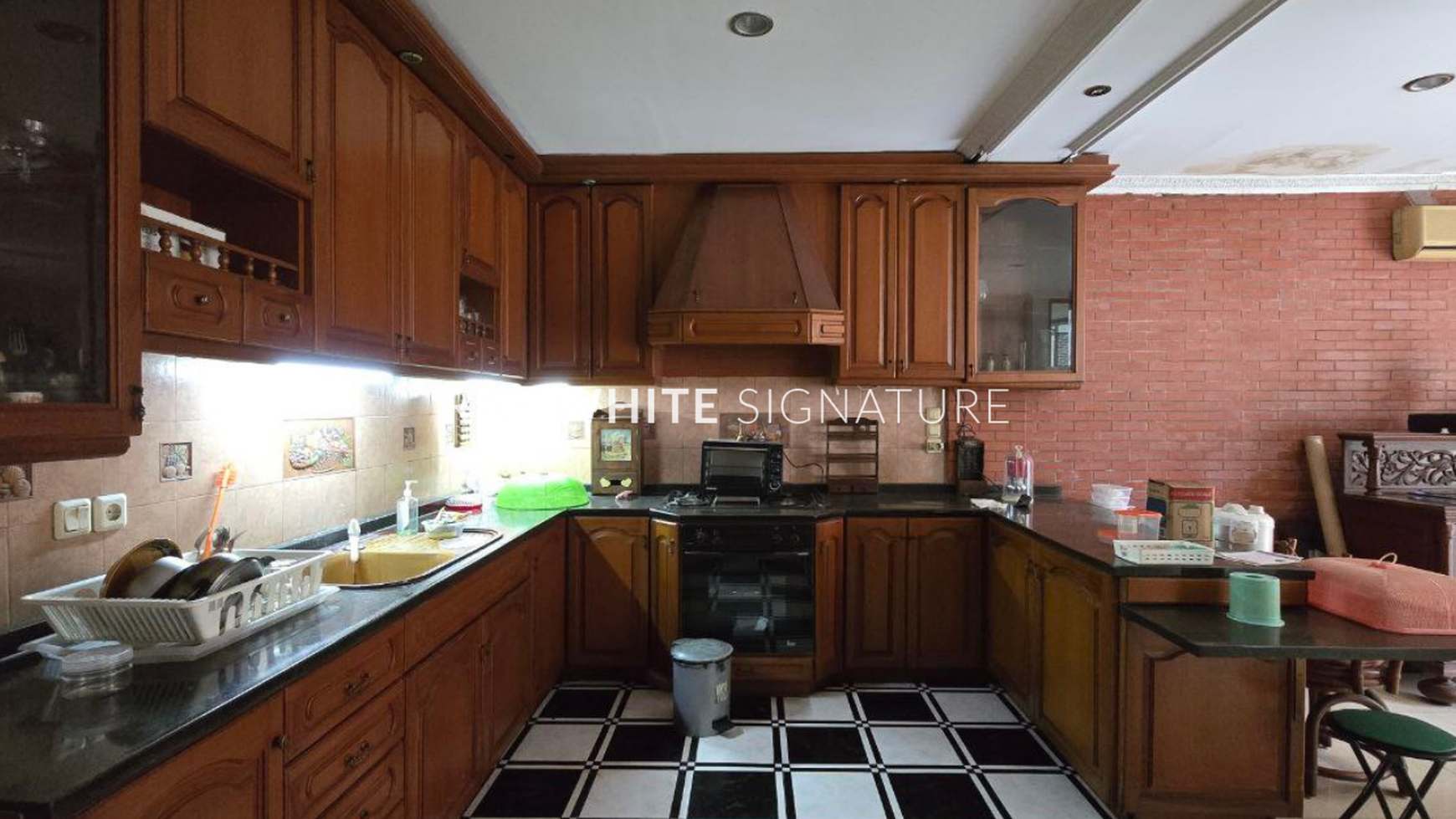 Rumah Hitung Tanah Area Cipete