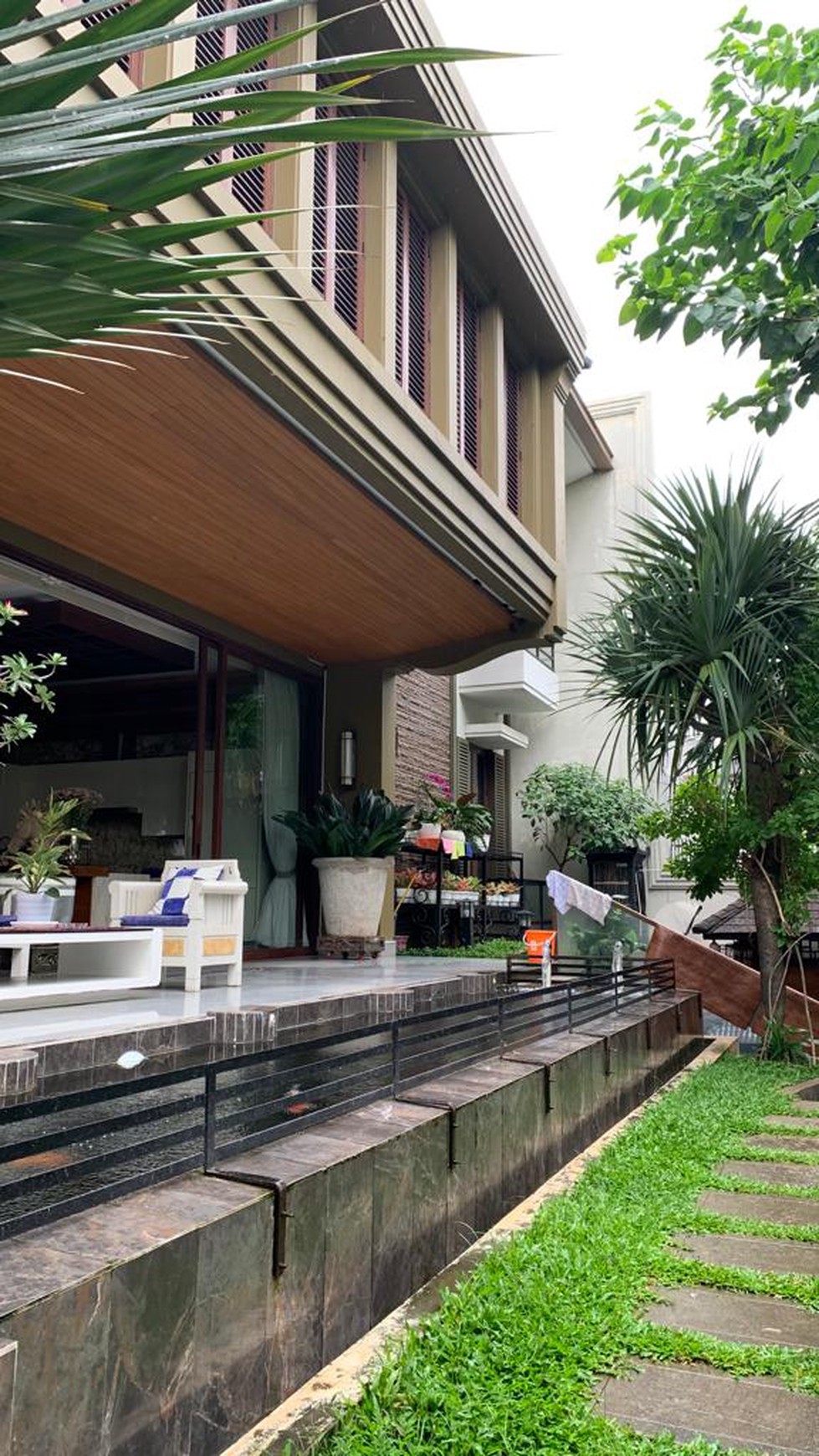 Dijual Rumah Modern Tropical Lokasi Elit di Kebayoran Baru Jakarta Selatan