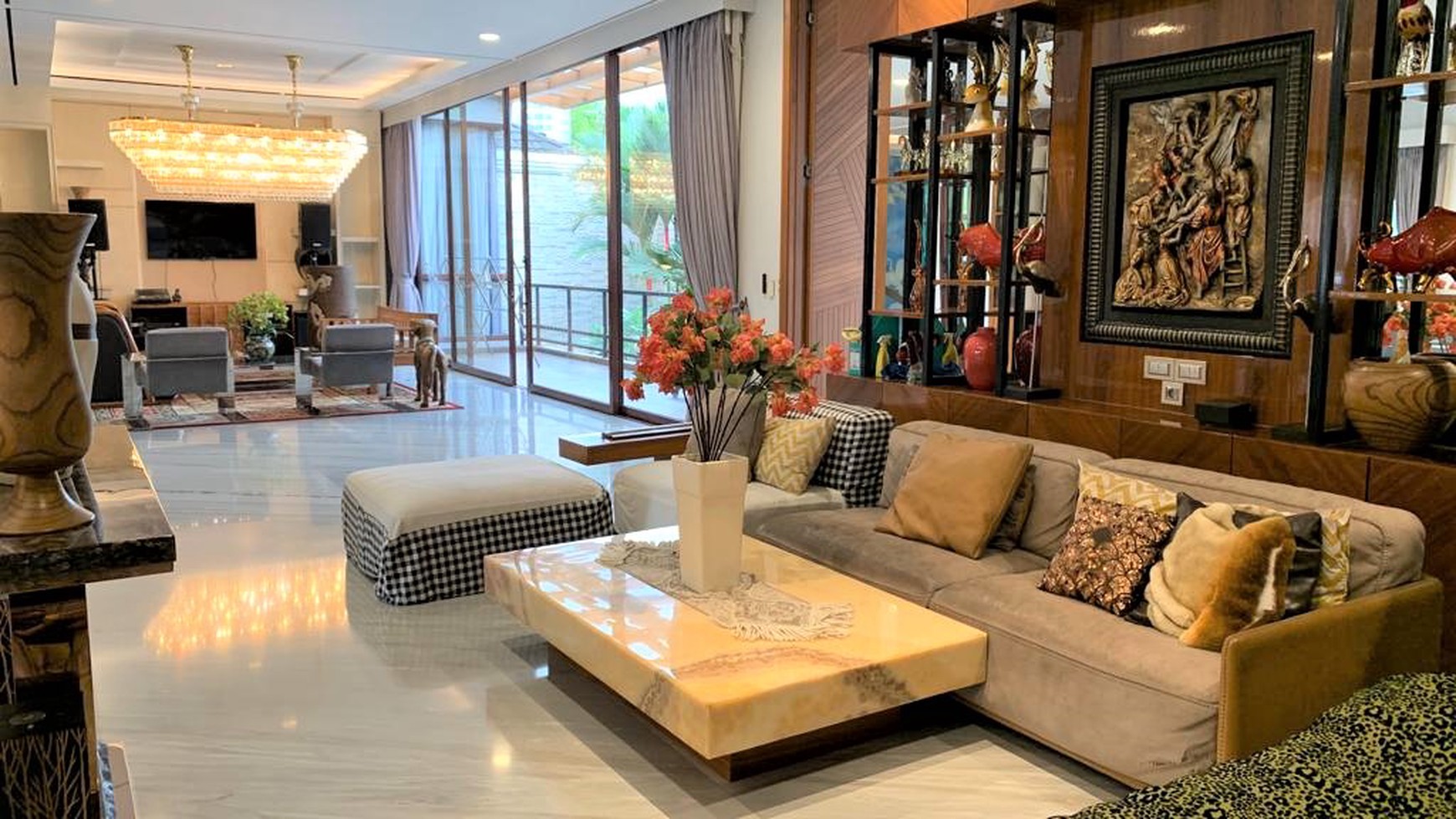 Dijual Rumah Modern Tropical Lokasi Elit di Kebayoran Baru Jakarta Selatan