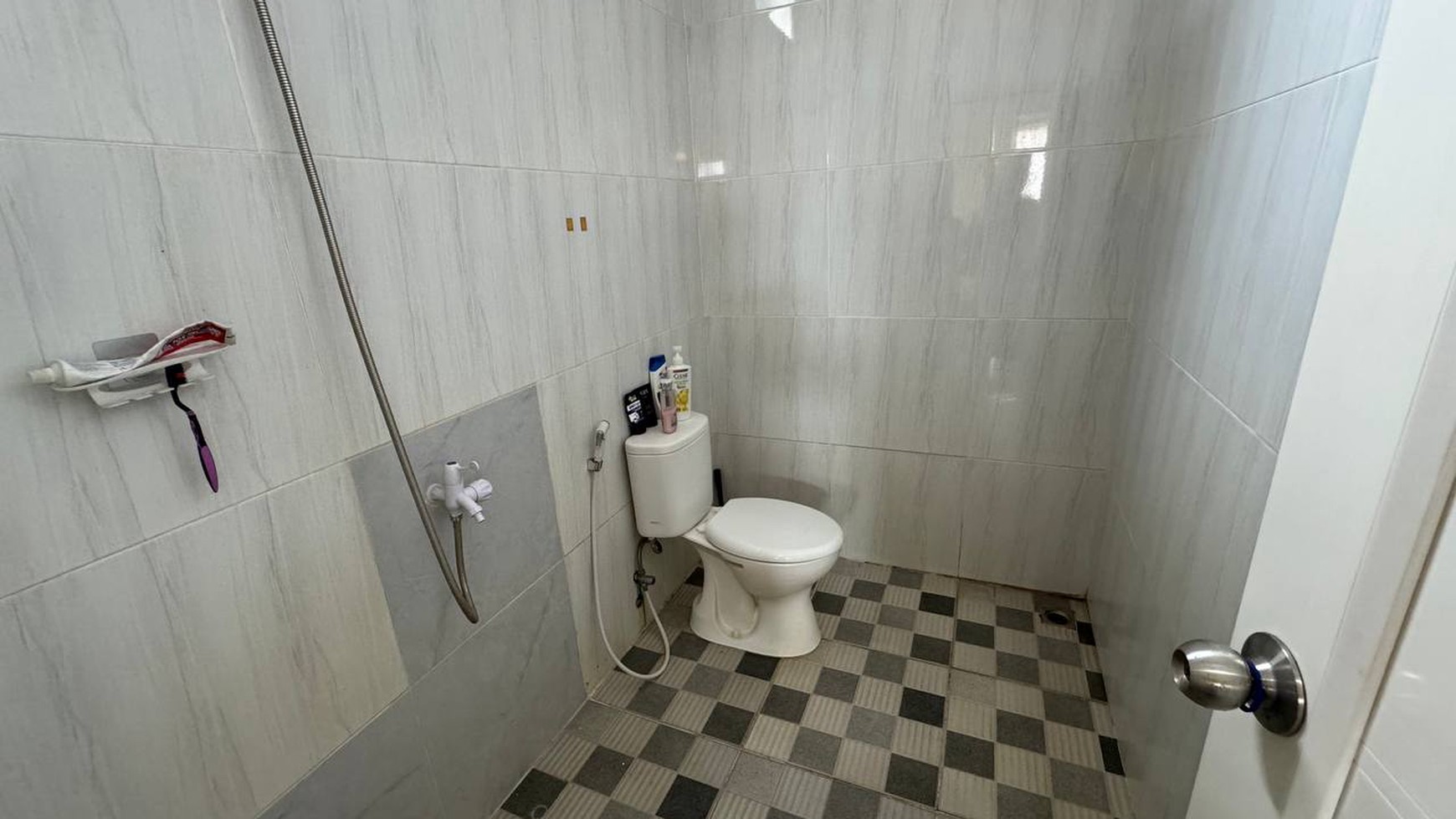 Cinere dalam cluster limo 3 menit atau 800m ke pintu tol