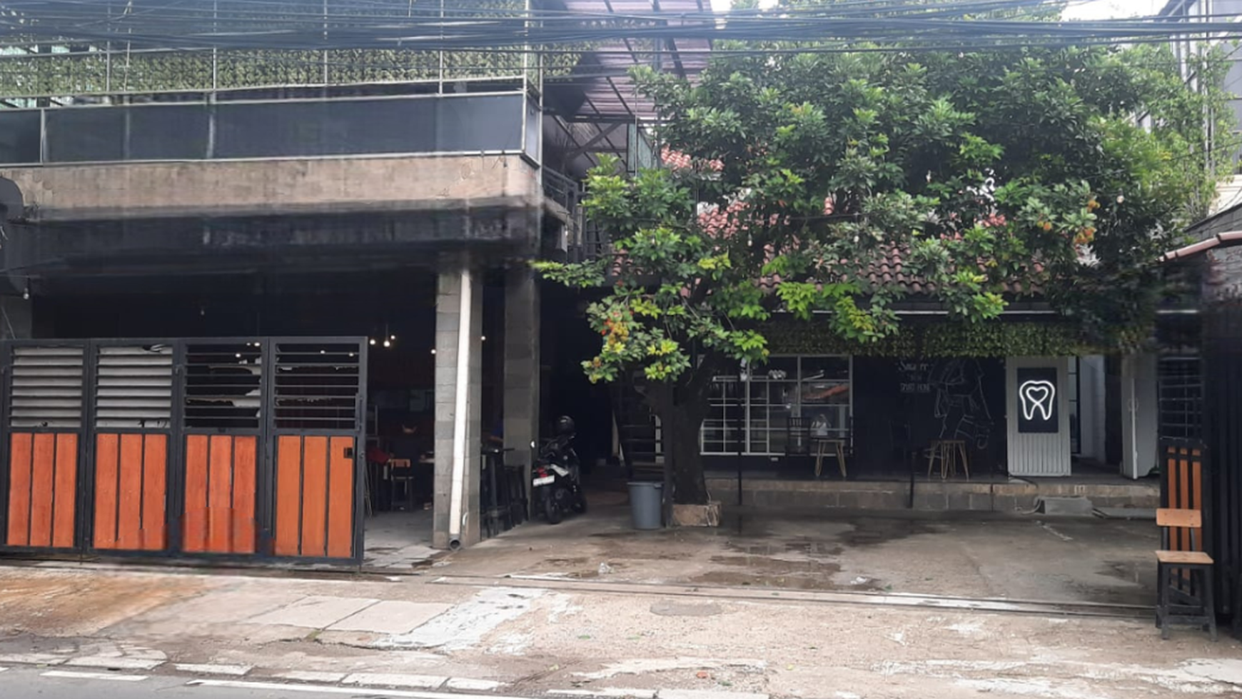 Di Jual Rumah & RESTO CAFE Cocok untuk Usaha  restauran atau kost kostan