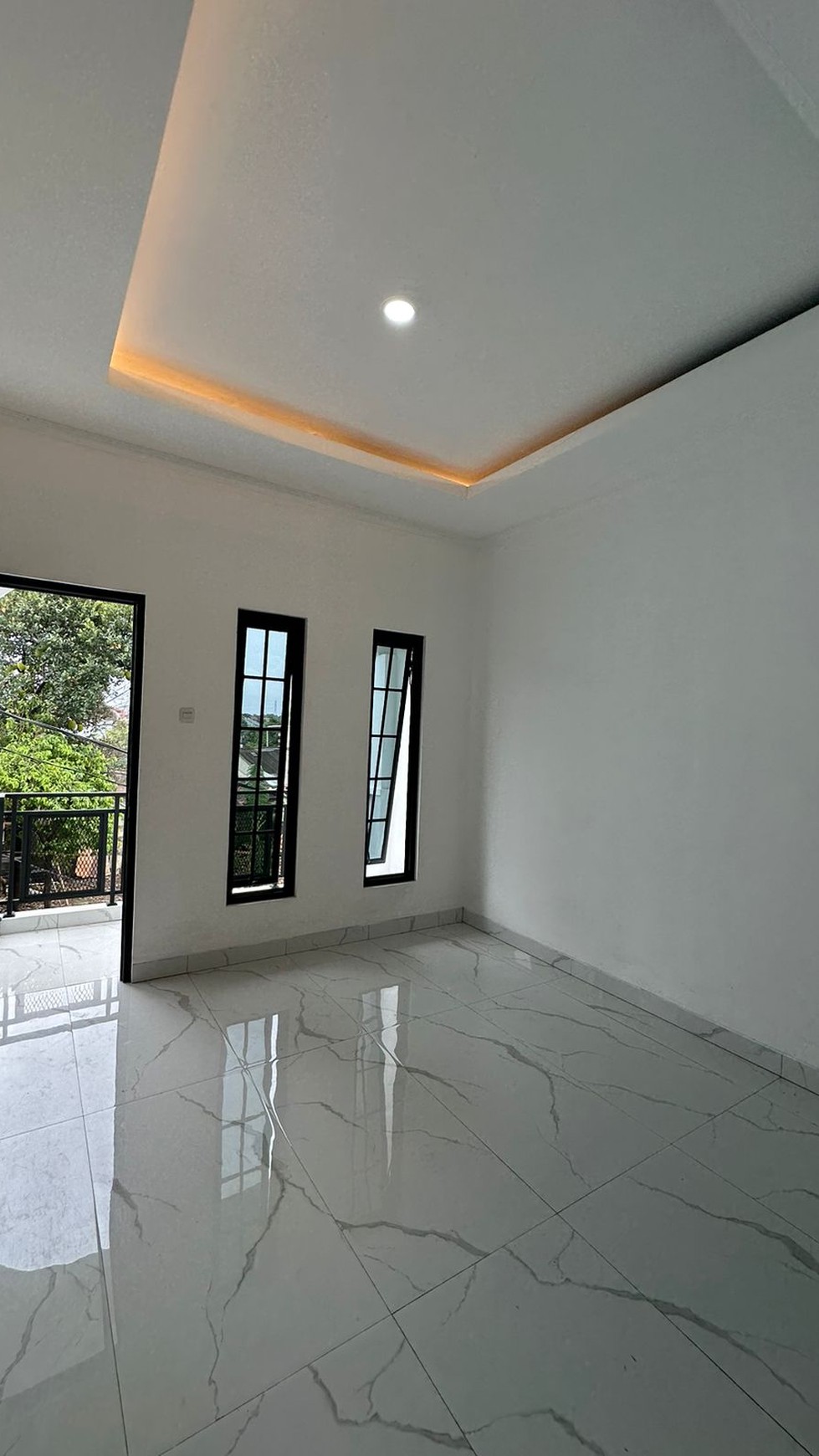 Rumah Minimalis, Bagus, Brand New, siap huni d Jombang- Ciputat