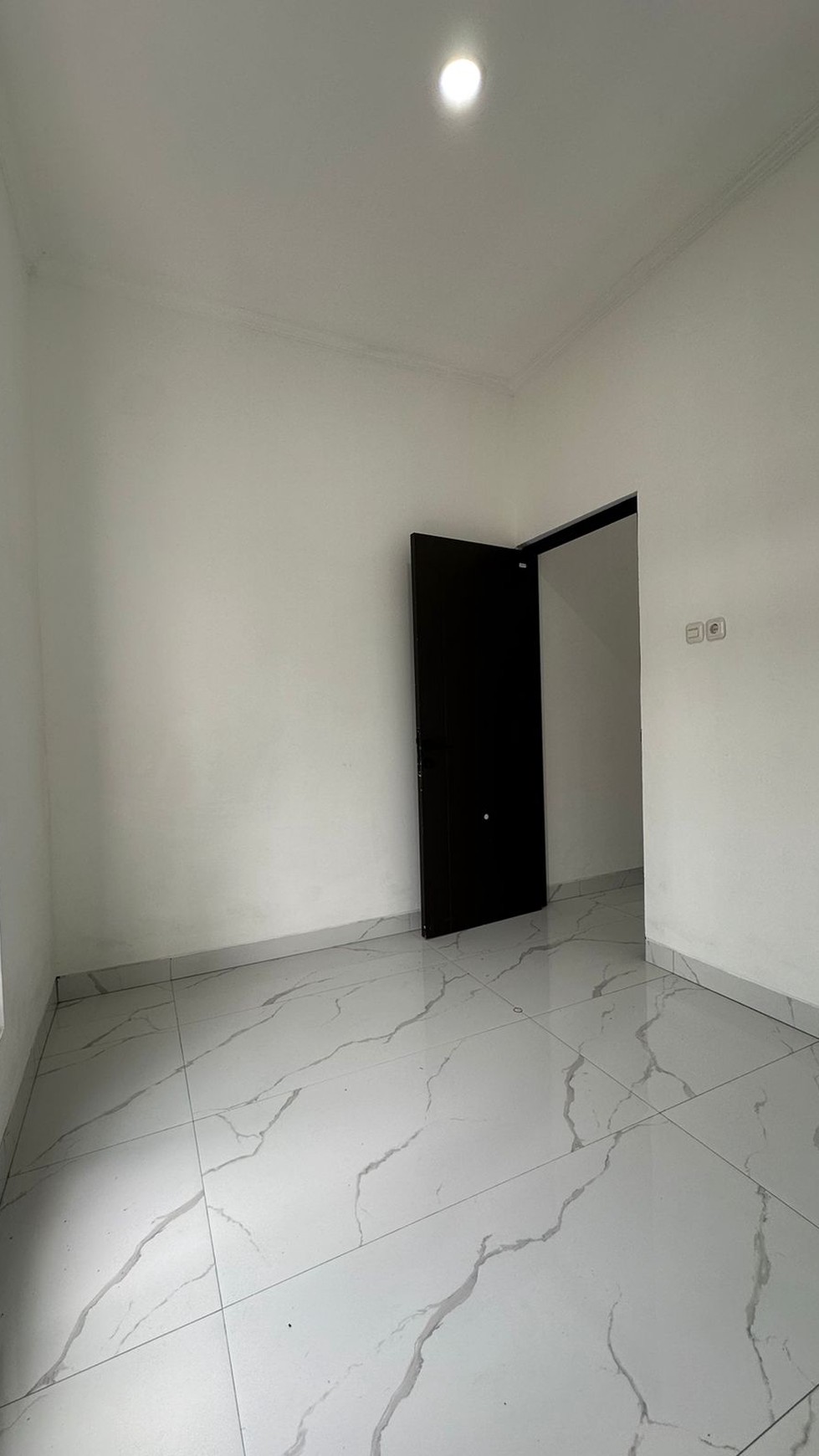 Rumah Minimalis, Bagus, Brand New, siap huni d Jombang- Ciputat