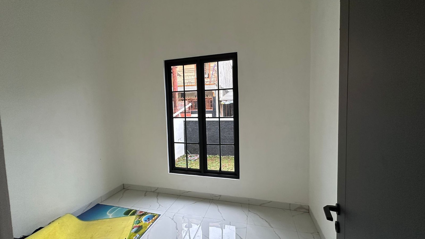 Rumah Minimalis, Bagus, Brand New, siap huni d Jombang- Ciputat