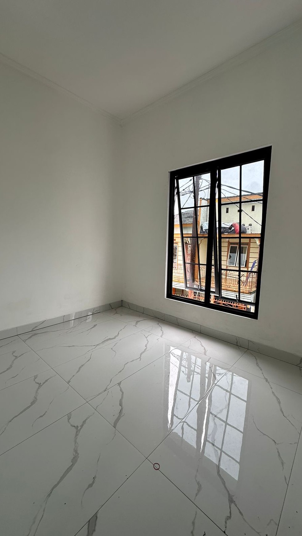 Rumah Minimalis, Bagus, Brand New, siap huni d Jombang- Ciputat