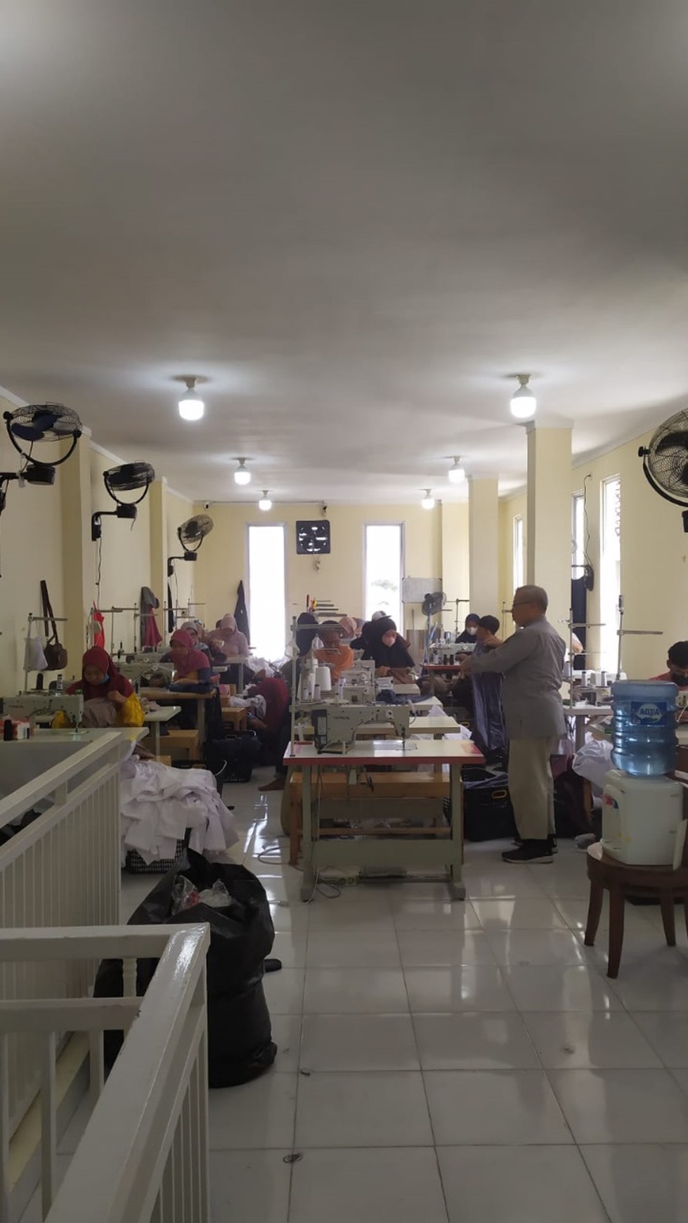 Pondok aren gedung 3 lantai pondok kacang barat