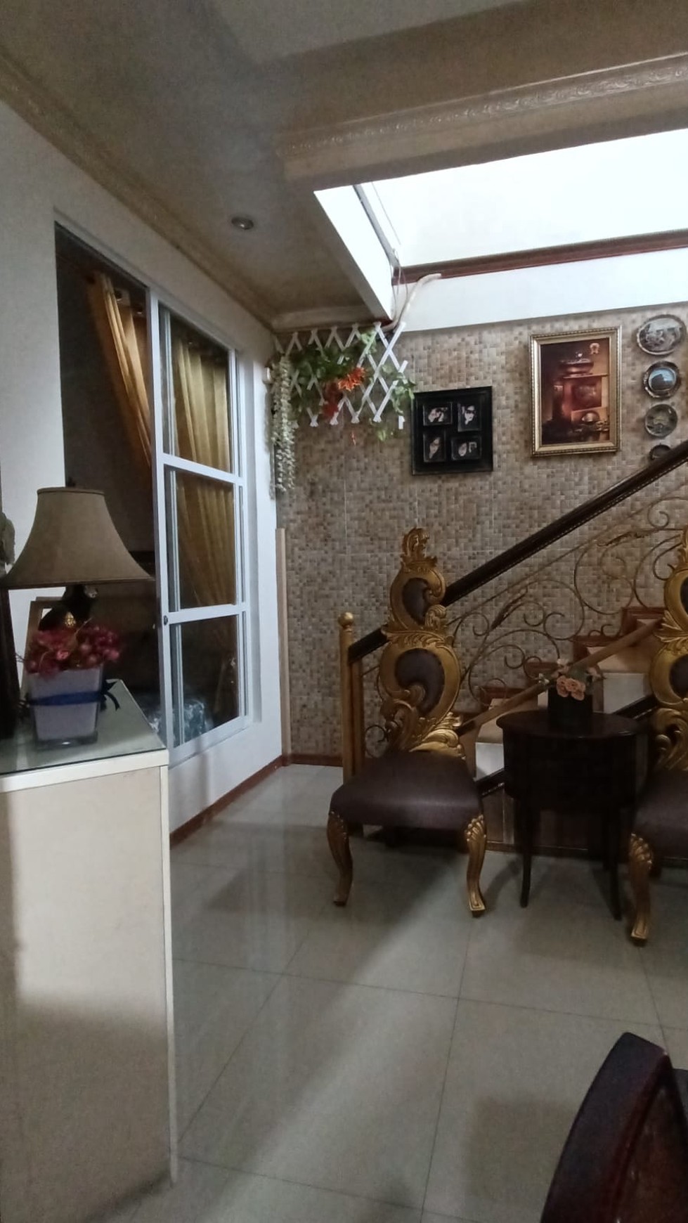 Rumah Cantik siap Huni di area Karawaci Residence dijual dengan Harga Menarik