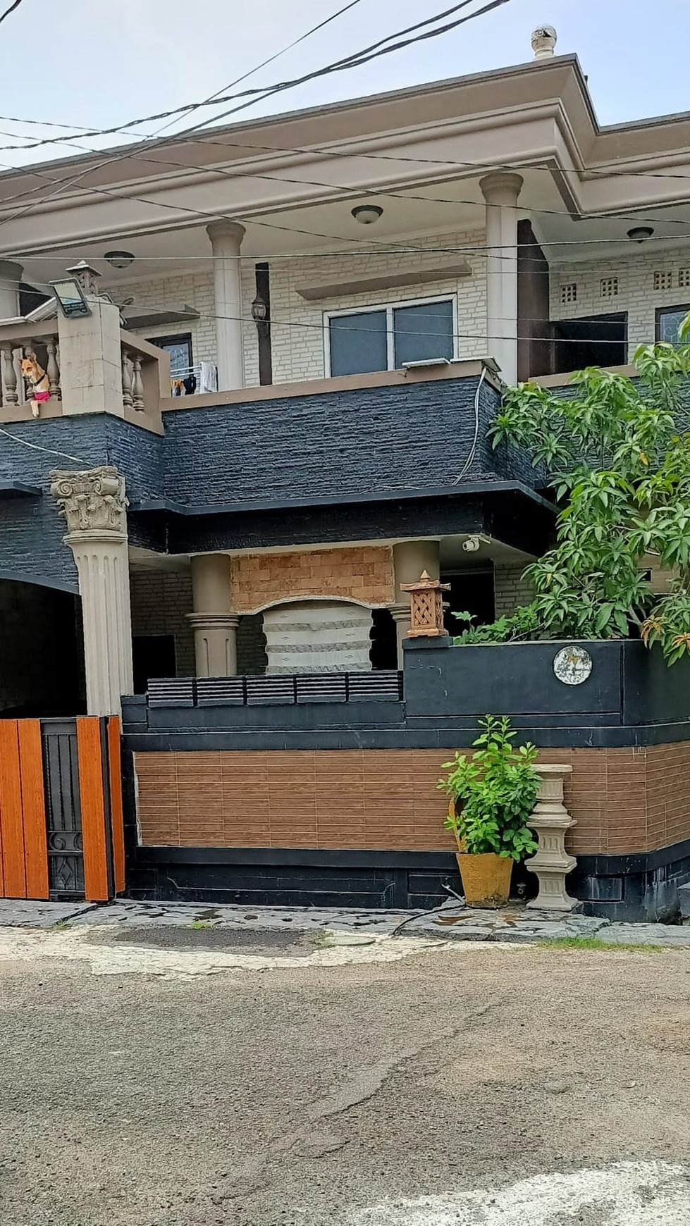 Rumah Cantik siap Huni di area Karawaci Residence dijual dengan Harga Menarik