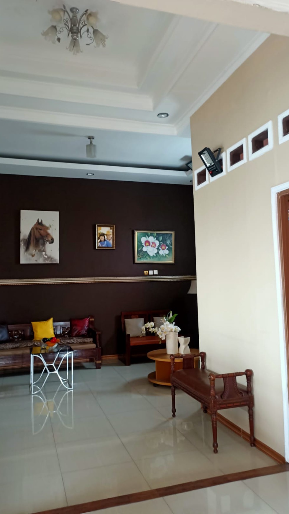 Rumah Cantik siap Huni di area Karawaci Residence dijual dengan Harga Menarik