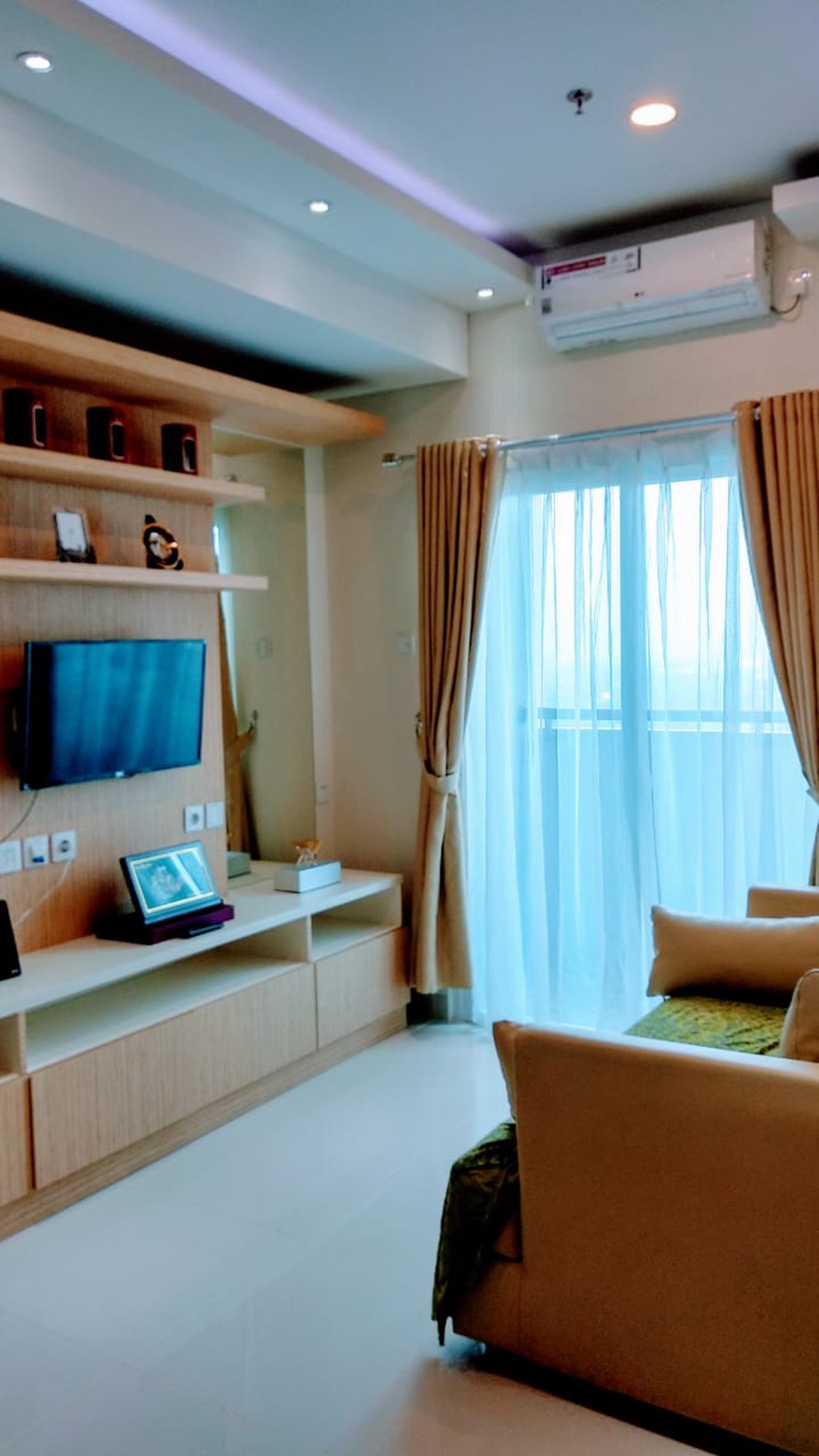 Apartement Roseville Suite Apartemen full furnished,  bersih terawat, rapih, siap huni, lokasi dekat akses toll BSD.